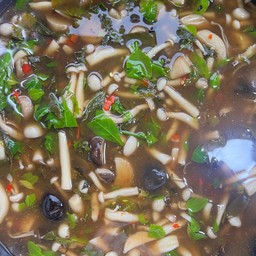 ร้านข้าวเเกงคุณแม่ (อาหาร 4 ภาค)