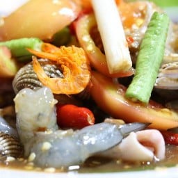 ก๋วยเตี๋ยวเรือแซ่บสะเด็ด1(หมูตุ๋น,เนื้อตุ๋น) รามคำแหง2