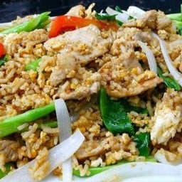 ร้านแม่น้องอ๋อม อาหารตามสั่ง