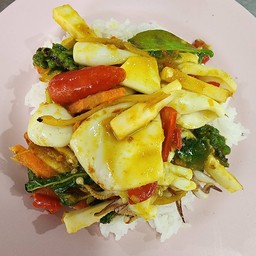 ผัดฉ่าใส่ยอดมะพร้าว