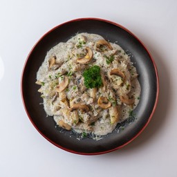 เพนเน่ทรัฟเฟิลครีมซอสเห็ด