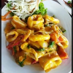 ปลาหมึกไข่ผัดไข่เค็ม