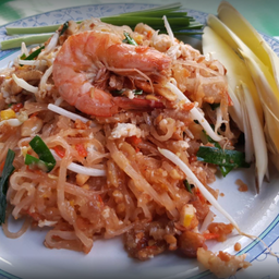 เส้นเล็กกากหมู + กุ้ง + เม็ดมะม่วง