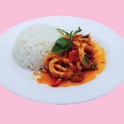 ข้าวพริกแกงพะแนงปลาหมึก