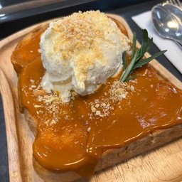 ขนมปัง สังขยาชาไทย-