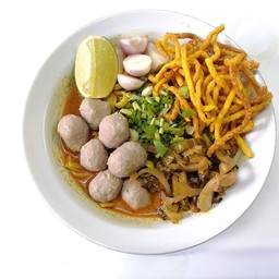ข้าวซอยลูกชิ้นเนื้อ-พิเศษ