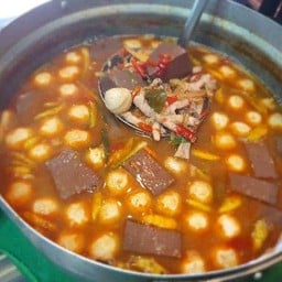 น้ำยาป่าพร้อมผักขนมจีน