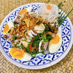 ยำผักกูดทรงเครื่อง