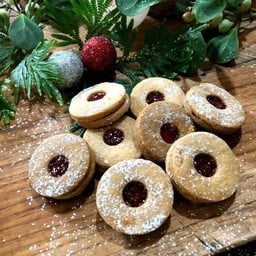 Spitzbuben (German Jam Cookies)