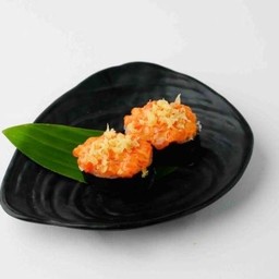 ข้าวปั้นหน้าแซลม่อนสไปซ์ซี่เมนไทโกะ2ชิ้น