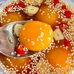 ไข่ดองซีอิ๊ว5ใบ พร้อมน้ำจิ้มซีฟู้ด