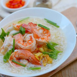 ข้าวต้มทะเล ใส่กุ้งหมึกปลาหอย