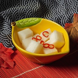 912 Pickled Radish