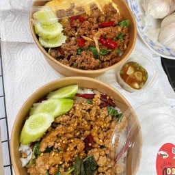 ข้าวไข่ข้น & กะเพราพริกแห้งแสบปาก - GoodDay Food