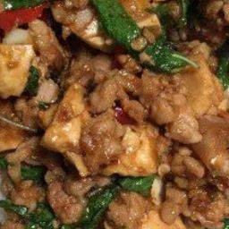 ข้าวราด กะเพราหมูสับไข่เค็ม