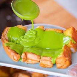 ขนมปัง สังขยาใบเตย-