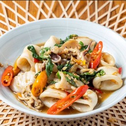 กะเพราปลาหมึก