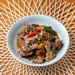 เนื้อริบอายผัดพริกไทยอ่อน