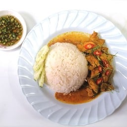 ข้าวราดผัดเผ็ดไก่ -พิเศษ