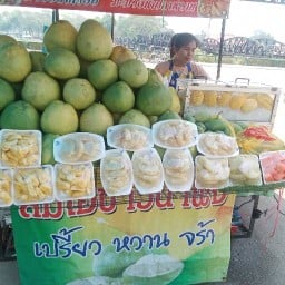 ส้มโอขาวน้ำผึ้ง