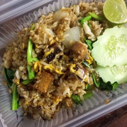 ข้าวผัดปลาเค็ม