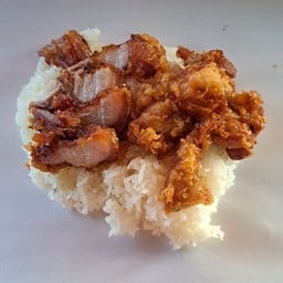 ข้าวเหนียวหน้าหมูกรอบ+ไก่ทอด