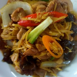 ไก่ผัดขิงสด