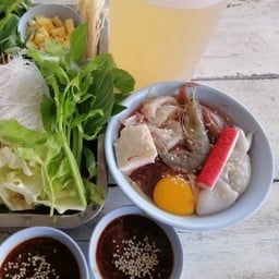 หมูกะทะหน้าหอฟอเรสขามเรียง