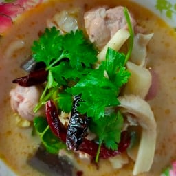 ต้มข่าไก่