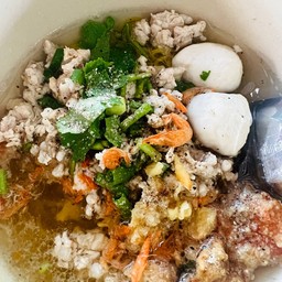ก๋วยเตี๋ยวหมูนำ้ใส