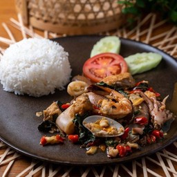 ข้าวกะเพราทะเล