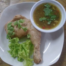 ไก่ต้มน้ำปลา