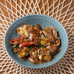 หอยลายผัดพริกเผา หรือผัดฉ่า