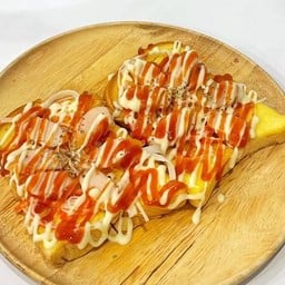 ปังปิ้งหน้าไส้กรอก+ปูอัด ราดซอส 1คู่