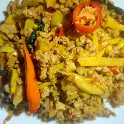 กระเพราหมูสับหน่อไม้