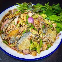 ยำขนมจีนปลาทูปลาร้า