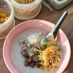 ร้าน หมูกะโจ๊ก (ตึกสีฟ้า)