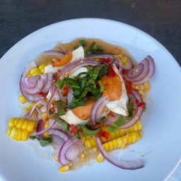 ยำข้าวโพดไข่เค็ม (น้ำปลาร้า)