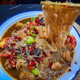 ตำเส้นเล็กแคบหมู