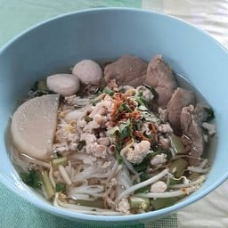 ก๋วยเตี๋ยวเจ๊ดาว -