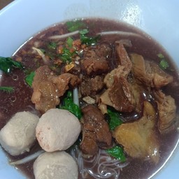 เกาเหลาเนื้อตุ๋นลูกชิ้น