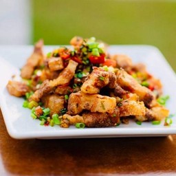 สามชั้นคั่วพริกขี้หนูสวนเกลือหิมาลัย