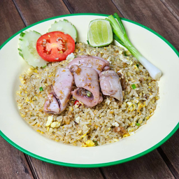 ข้าวผัดปลาหมึก
