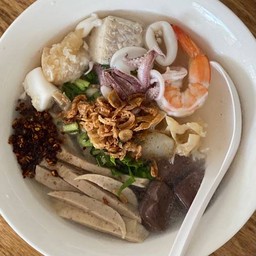 ก๋วยจั๊บญวน ทะเลรวม