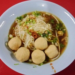 ก๋วยเตี๋ยวลูกชิ้นหมู (ล้วน)