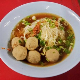ก๋วยเตี๋ยวลูกชิ้นเนื้อ (ล้วน)