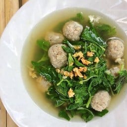 ต้มจืดหมูบะช่อใบกะเพรา
