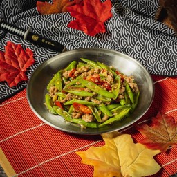 128 Stir Fried Yard Long Bean Pork