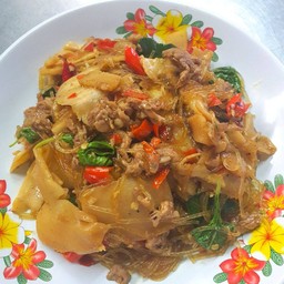 ผัดวุ้นเส้นเนื้อหน่อไม้ดอง (กับข้าว)