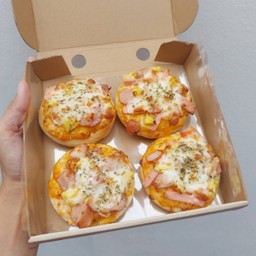 พิซซ่ามินิ 4 ชิ้น 4 หน้าสุดคุ้ม